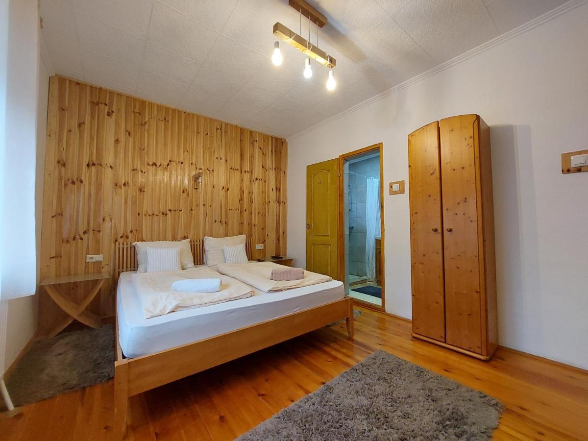 Fenyofa Vendeghaz Hotel ซิลวาชวาร็อด ภายนอก รูปภาพ